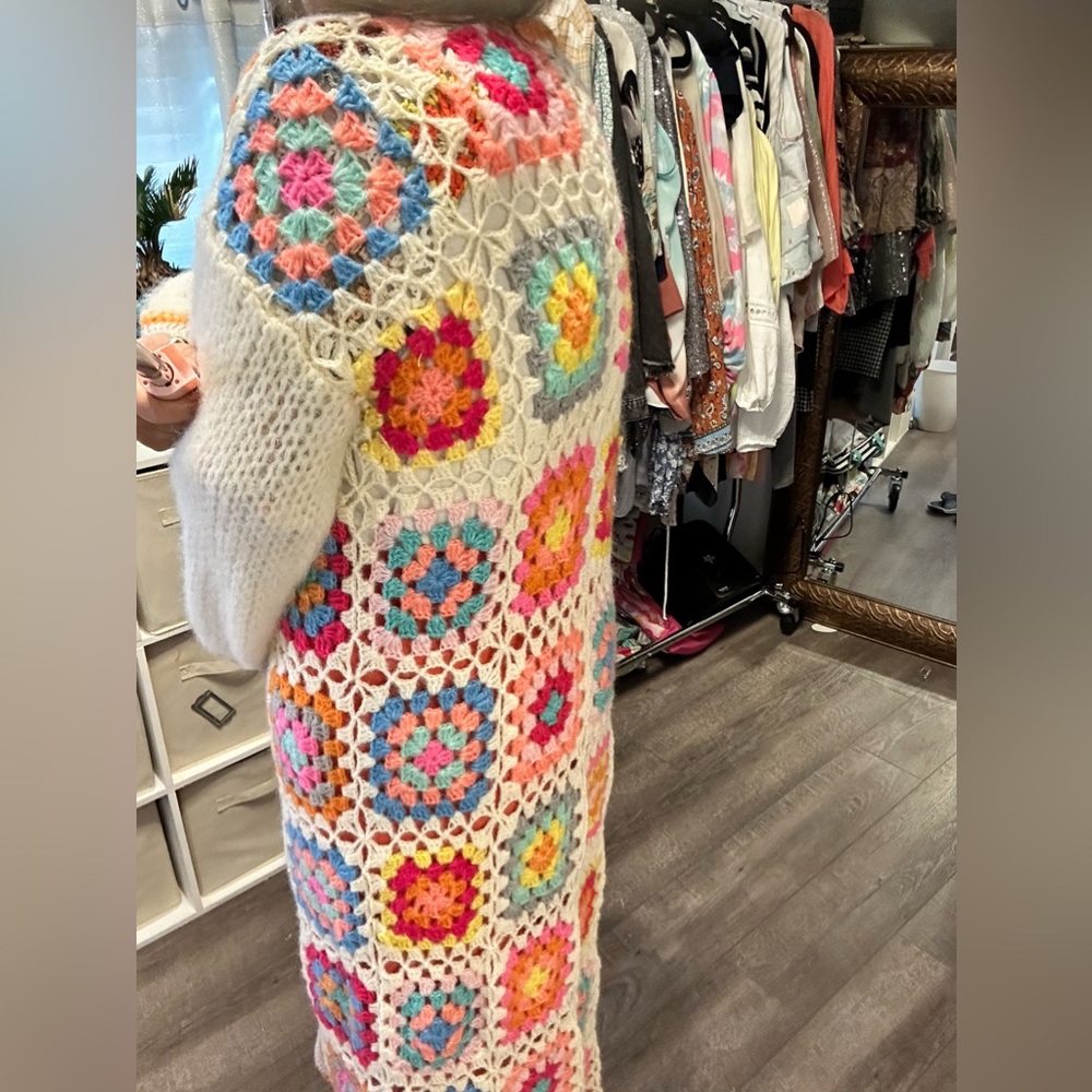 Crocheted long cardigan - Picture 3 of 3